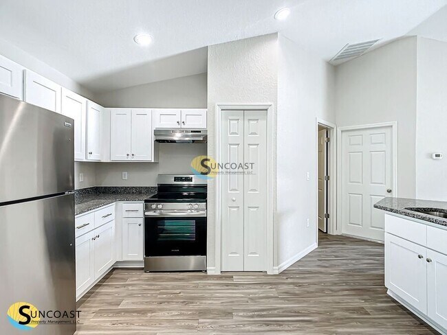 Building Photo - Welcome to your new home in the charming c...