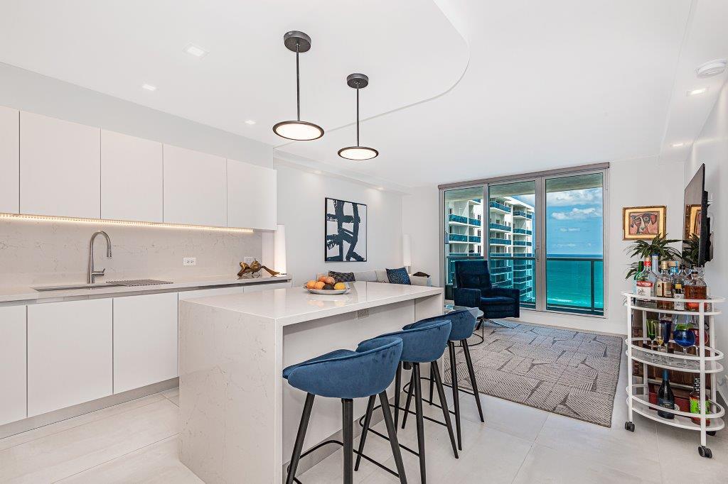 Foto principal - 2301 Collins Ave