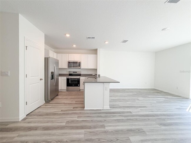 Building Photo - 31276 Paper Birch St