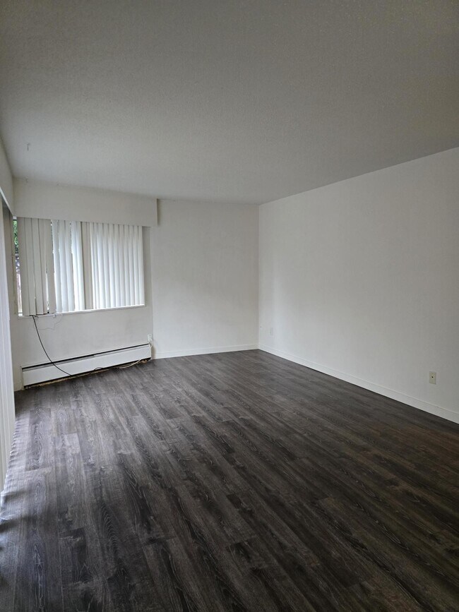 Photo du bâtiment - Alderwood Apartments