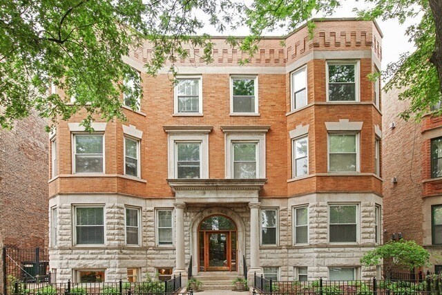 Primary Photo - 2839 N Burling St