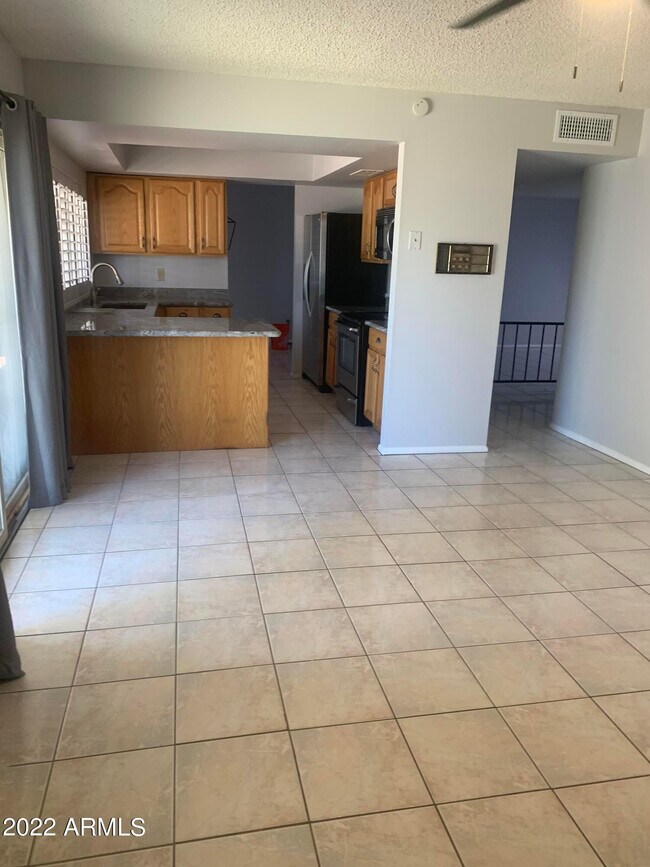 Foto del edificio - 4132 W Shangri La Rd