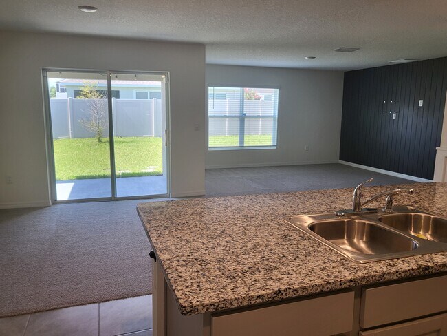 Building Photo - 38336 Sonnet Landing Ave