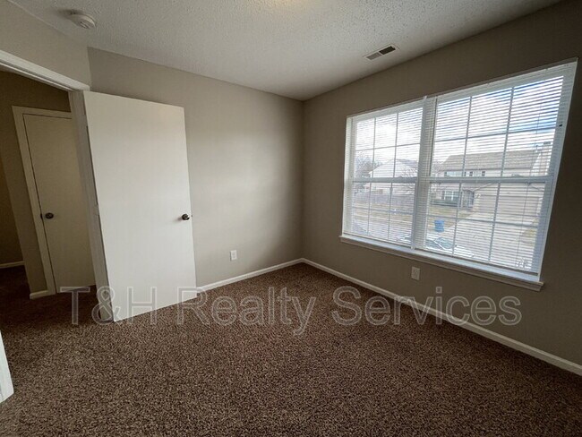 Foto del edificio - 332 Venus Dr