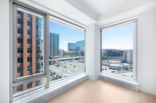 Building Photo - 135 Seaport Blvd