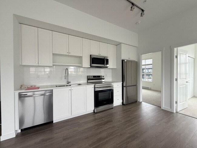 Photo du bâtiment - 15733-15785 85 Ave