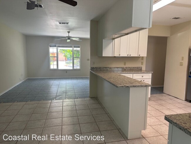 Building Photo - 3 br, 2 bath House - 1320 SE Buckingham Te...