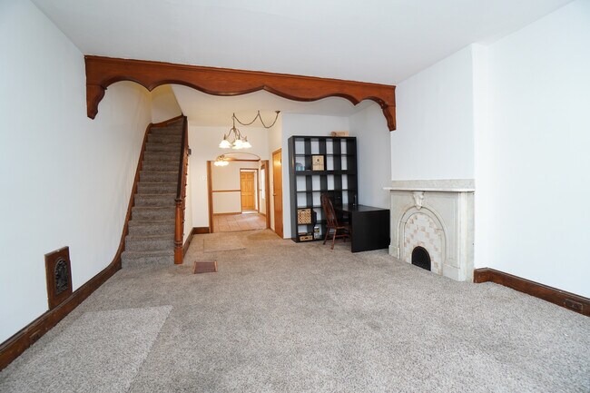 Building Photo - 1527 S 10th St