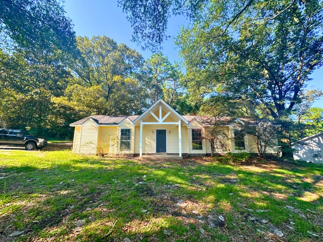 Building Photo - 3650 Creek Dr