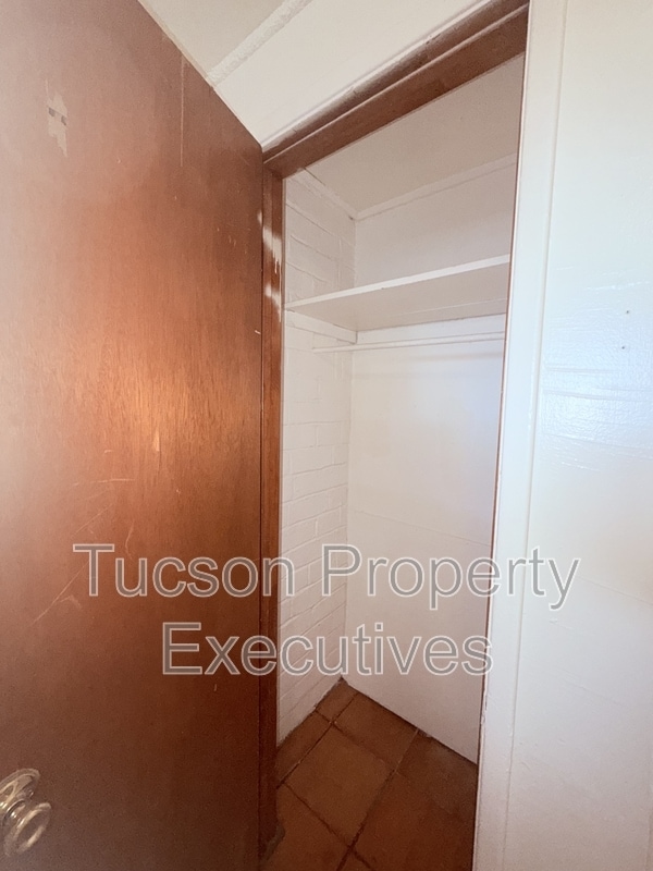 Building Photo - 1951 E Benson Hwy