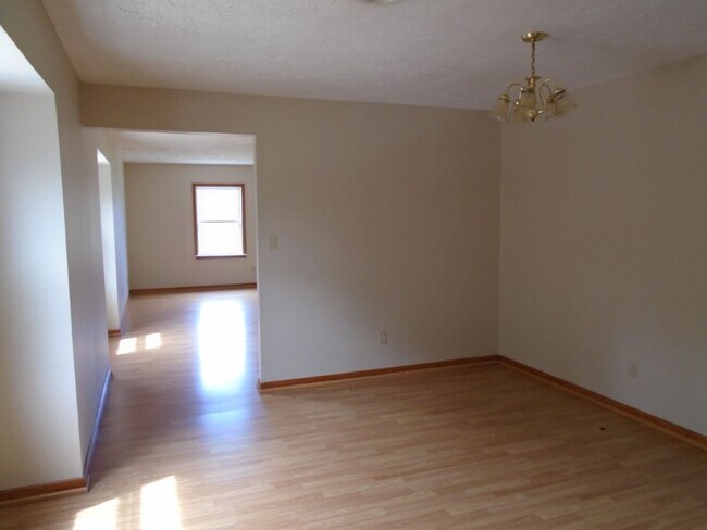 Building Photo - 614 Drypoint Ln
