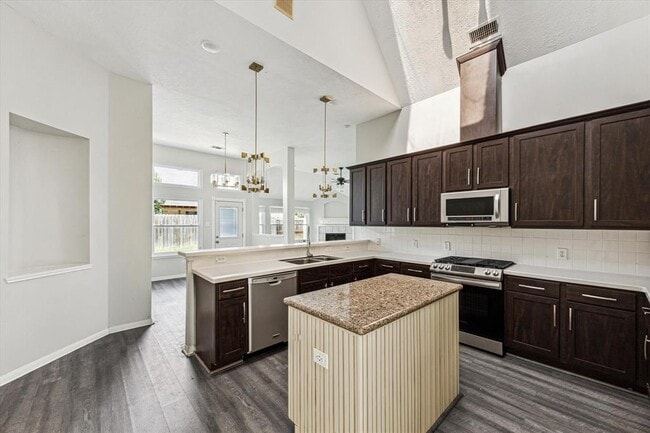 Foto del edificio - 4730 Orchard Blossom Way