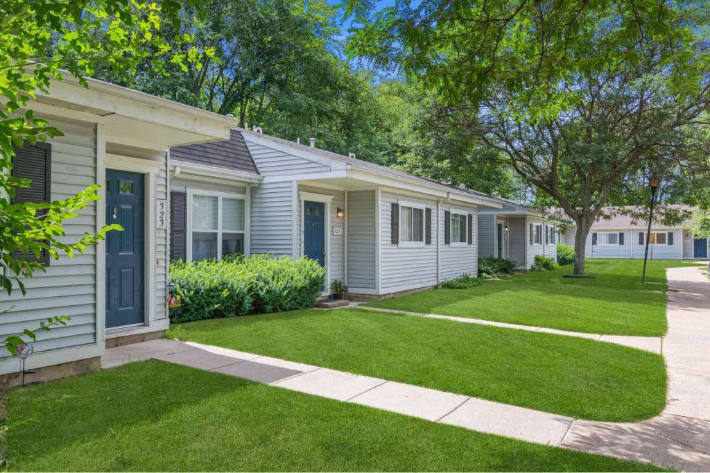 Primary Photo - Parchment Point Townhomes