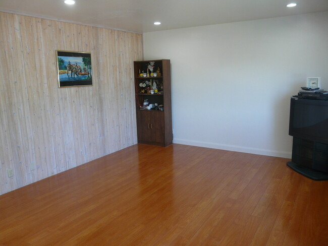 Foto del edificio - Updated 3 Bedroom 2 Bath Single Family Hom...