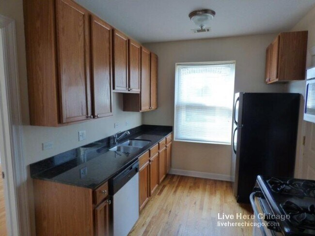 Building Photo - 4614 N Monticello Ave