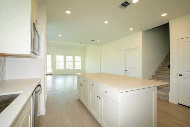Building Photo - 6403 Periwinkle Blossom Ln