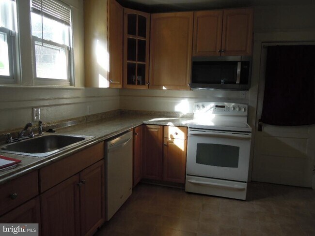 Foto del edificio - 25100 Ridge Rd