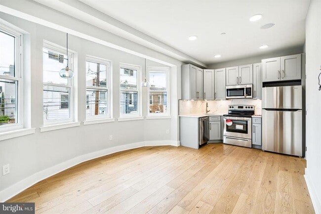 Building Photo - 2356 Gerritt St