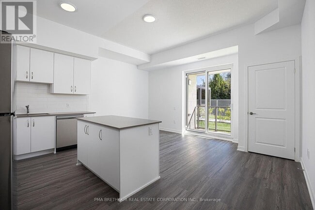 Building Photo - 385 Arctic Red Dr