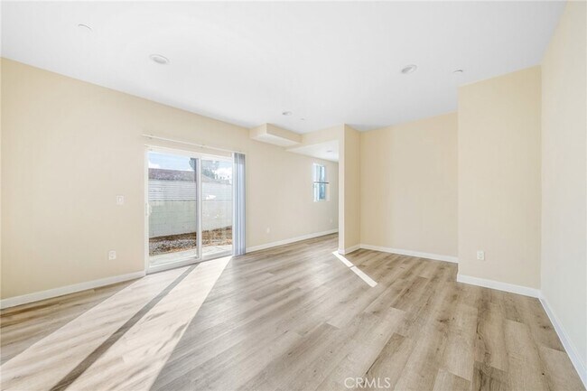 Foto del edificio - 1002 E 33rd St