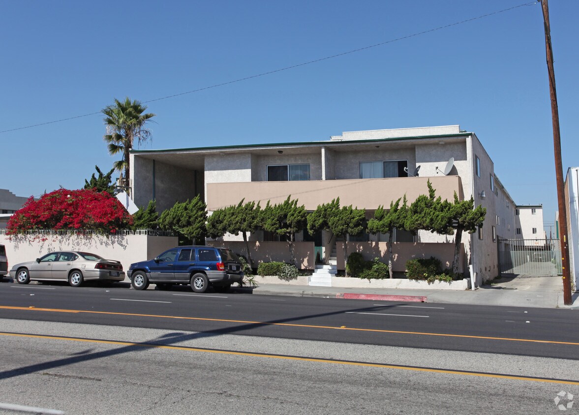 Foto del edificio - 14815 Crenshaw Blvd