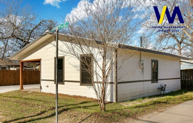 Building Photo - 129 E Torrey St