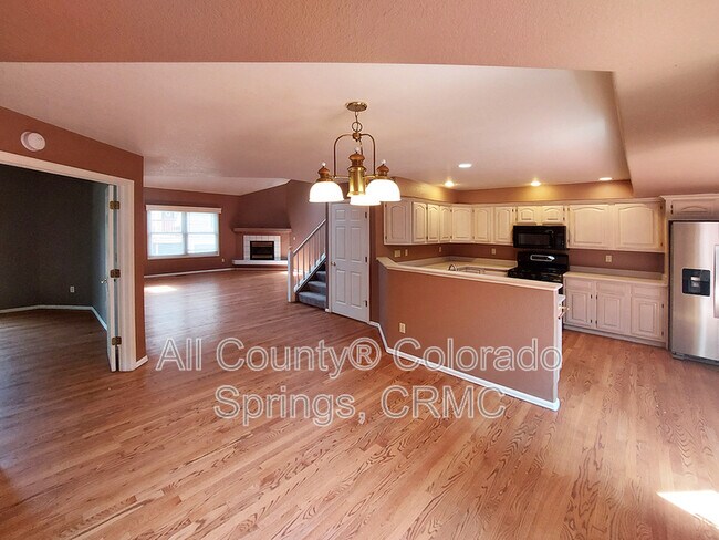 Foto del edificio - 6568 Foxdale Cir