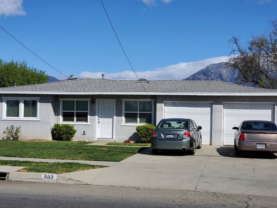 Front of Unit - 683 E 8th St