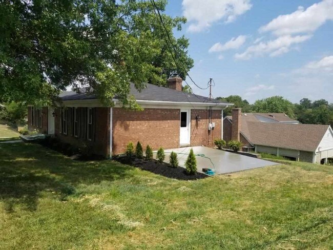 Building Photo - 3200 Ridgetop Way