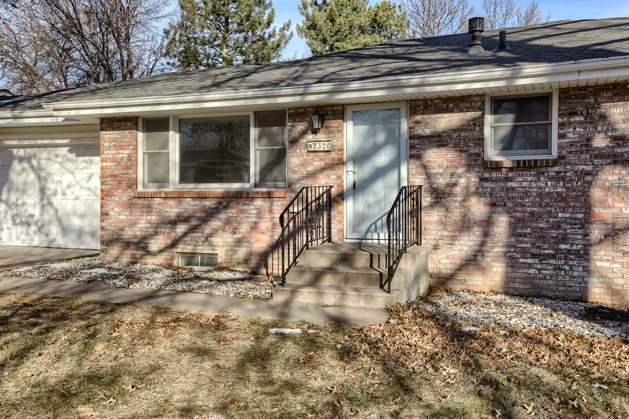Primary Photo - 7320 Garland St
