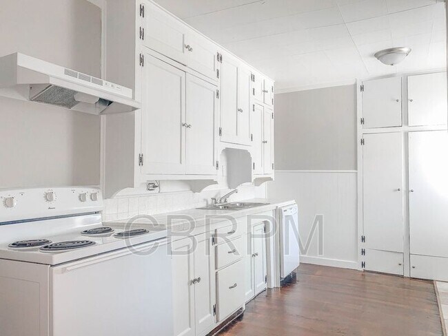 Building Photo - 1901 25th St