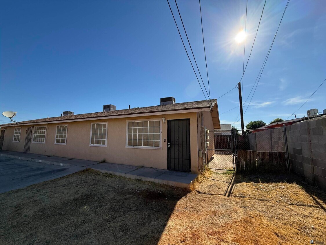 Foto principal - 255 E 23rd St