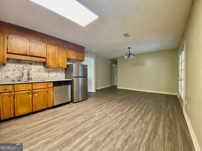 Building Photo - 301 New Cir Dr