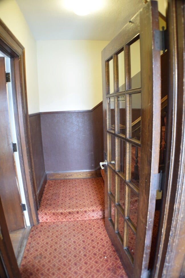 Building Photo - 217 3rd St