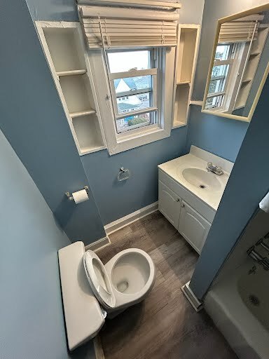 Building Photo - 121 E Stewart Ave