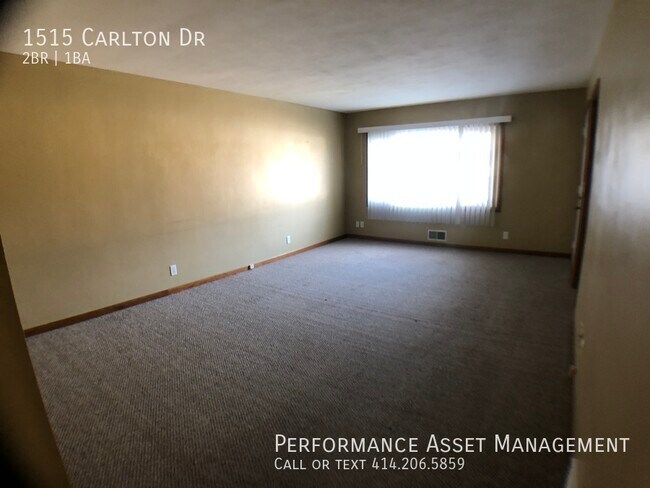 Building Photo - Stunning 2 BR, 1 BA in Racine!