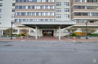 Building Photo - 6 Whittier Pl