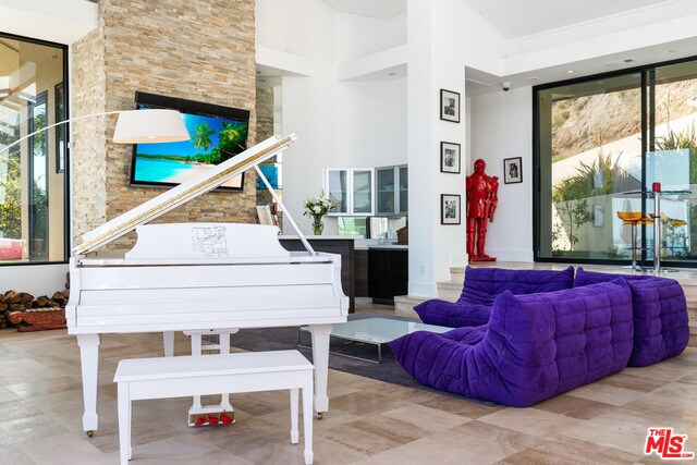 Building Photo - 6345 Tantalus Dr