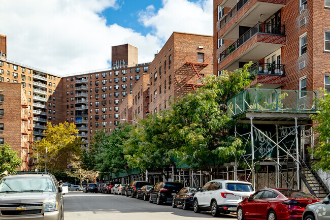 Foto del edificio - Rego Park Gardens - Coop