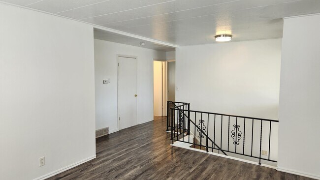 Building Photo - 1815 New York Dr