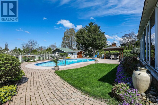 Building Photo - 280 A Main St W