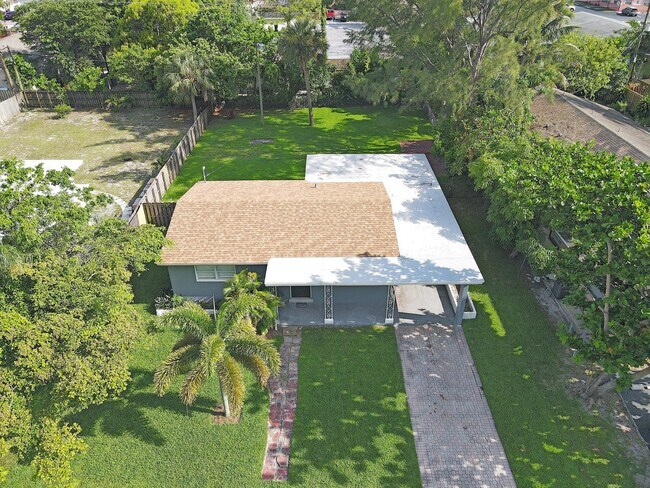 Foto del edificio - 270 NW 43rd St