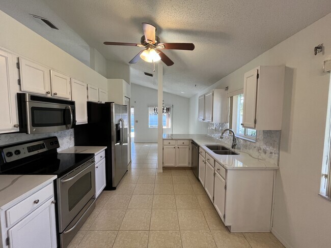 Building Photo - 3607 Cresta Ct
