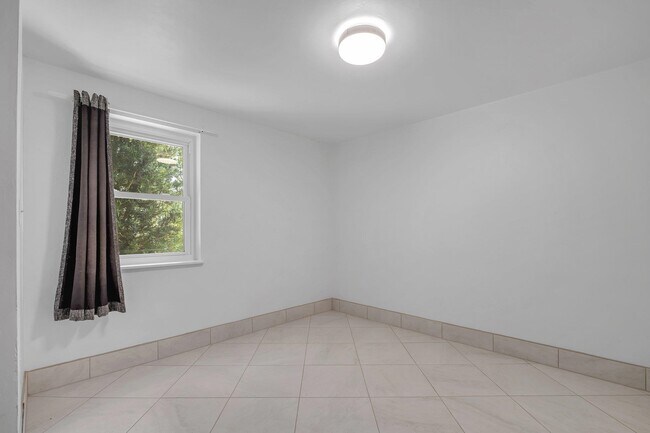 Foto del edificio - 2208 Escambia Dr