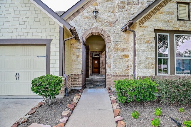 Building Photo - 24618 Fremont Manor Ln