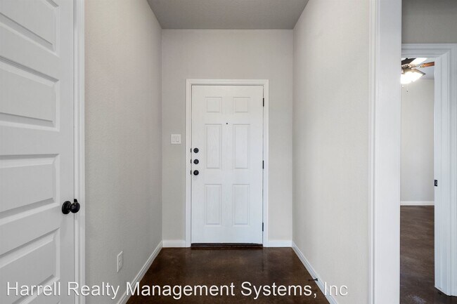 Building Photo - 3 br, 2 bath House - 5600 Moose Jaw Circle...