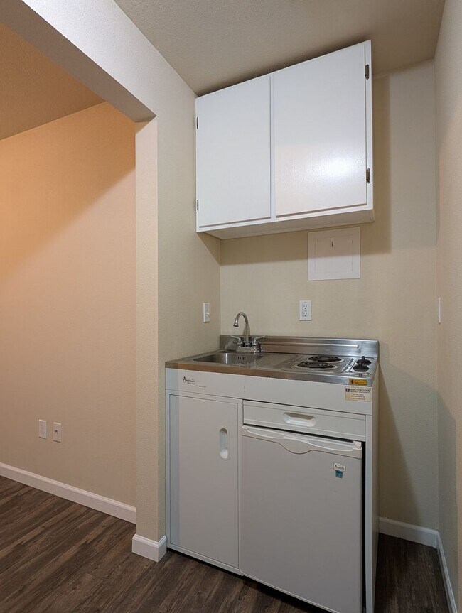 Foto del edificio - Great 1-bedroom, 1-Bath Apartment In Springfield With On-site Laundry!