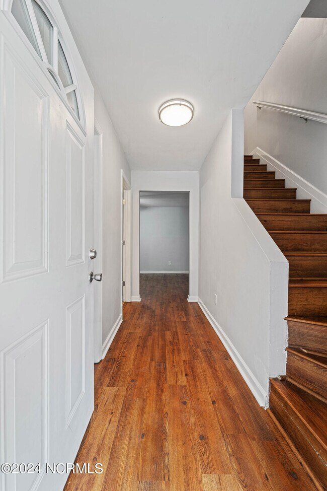 Building Photo - 17 S Onsville Pl