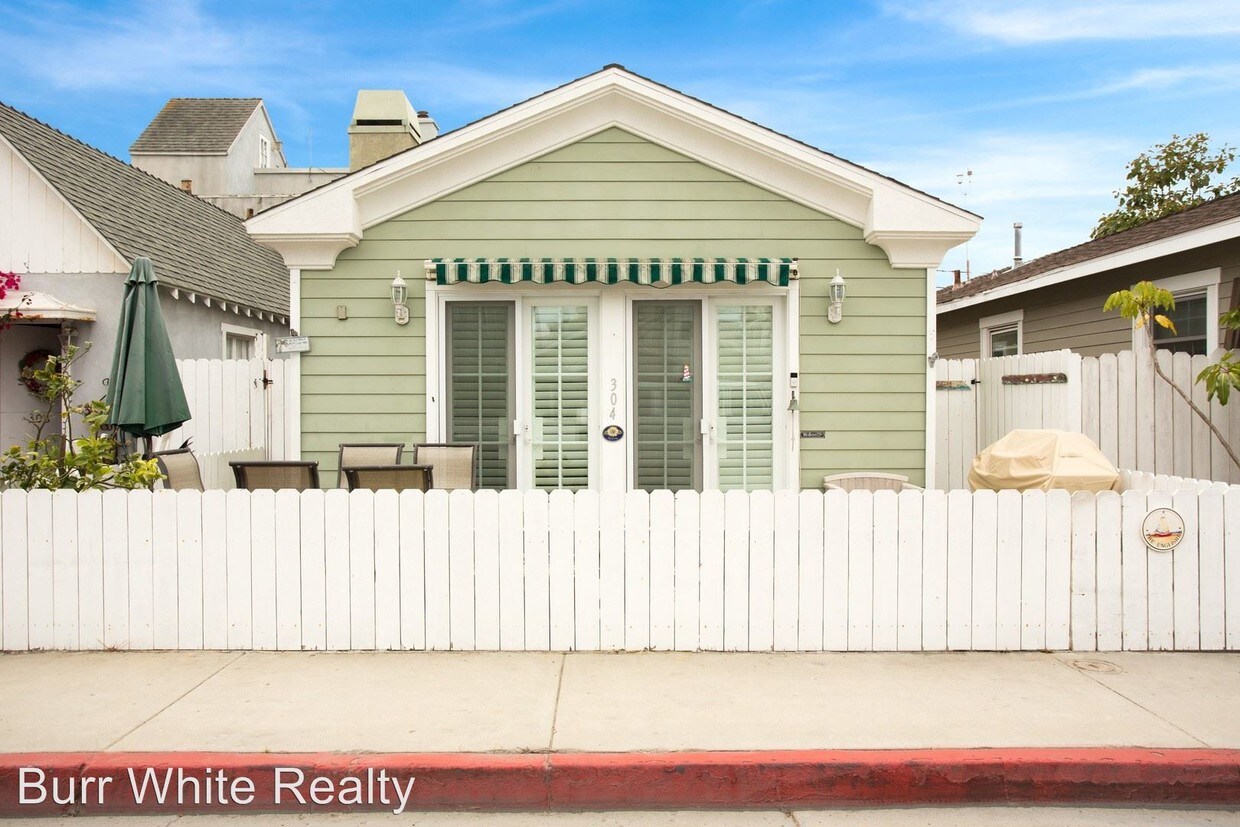 Primary Photo - 3 br, 2 bath House - 304 34th St.
