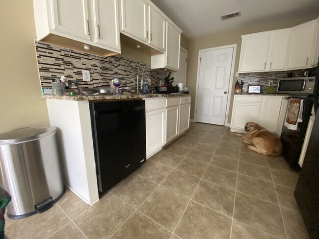 Updated kitchen. - 12461 Havenwood Dr